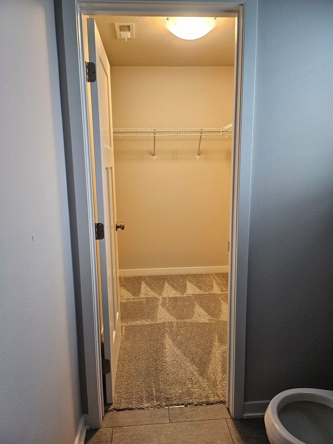 Building Photo - 3 Bed / 2.5 Bath Home in Norwalk. Move-In Special: Get 1 month FREE with an 18-Month Lease!