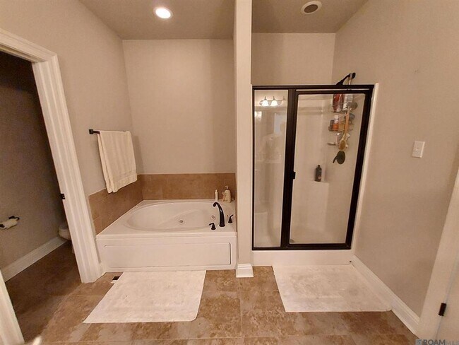 Building Photo - 7132 Myrtle Bluff Dr
