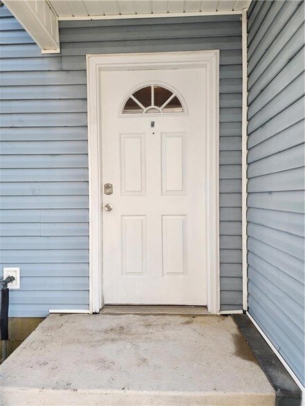 Building Photo - 870 Marina Dr