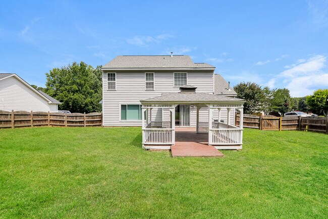 Building Photo - 709 Barbee Farm Dr