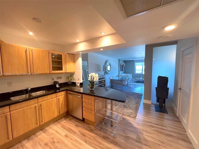 Building Photo - 2301 Collins Ave