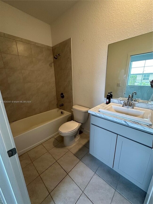 Building Photo - 540 NE 5th Ln