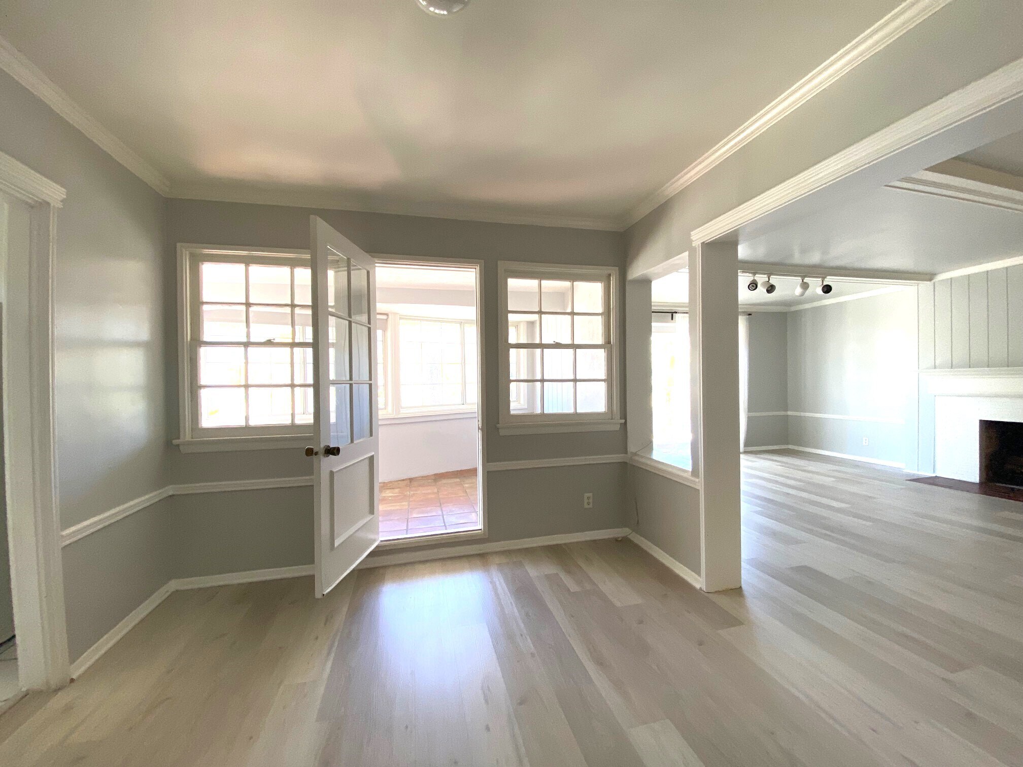 Building Photo - 10682 Kinnard Ave