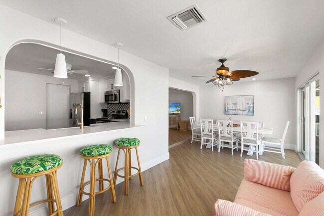 Building Photo - 685 N Barfield Dr