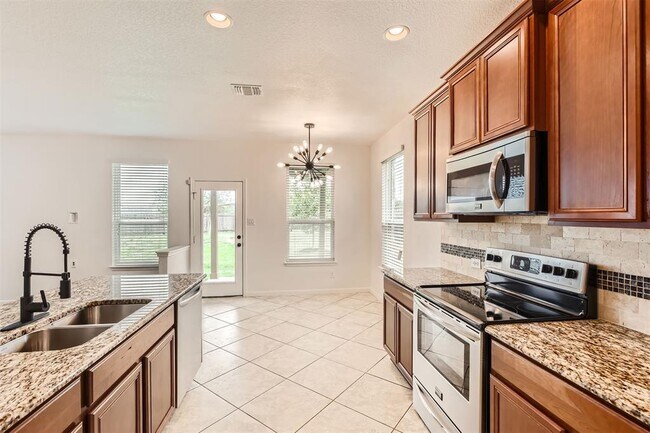 Building Photo - 2330 Blake Way