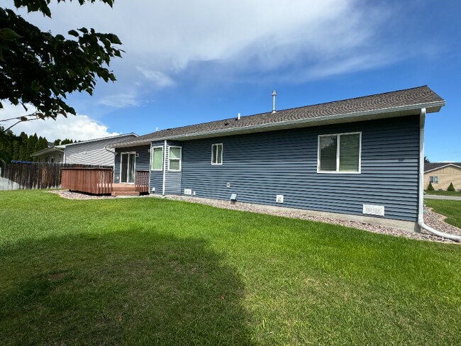 Building Photo - 2212 Pintail Ct