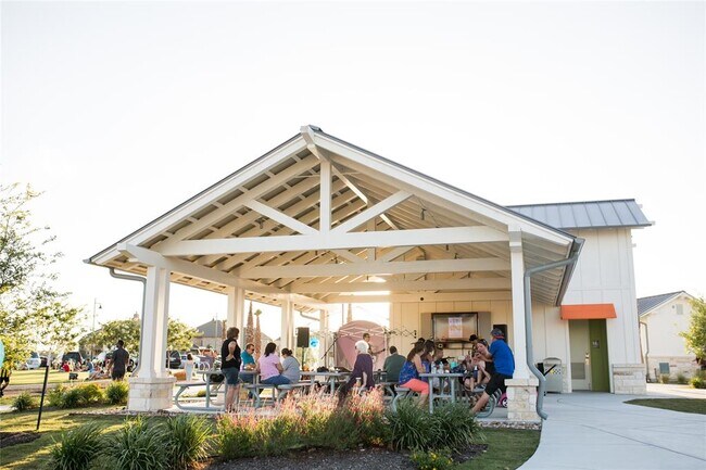 Building Photo - 415 Los Olives Ln