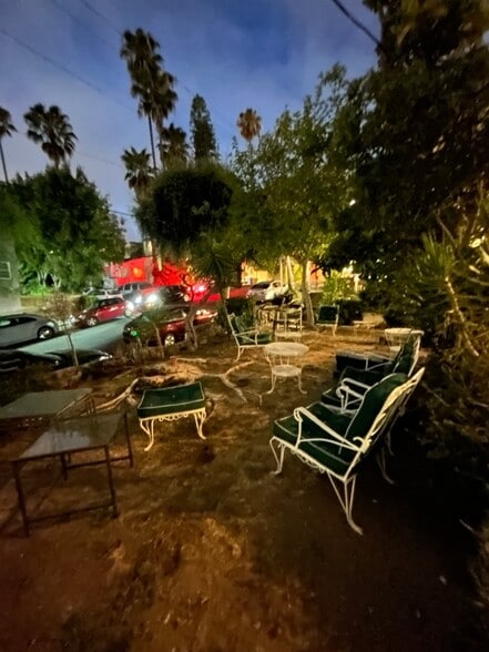 Building Photo - 2032 Vista Del Mar Ave