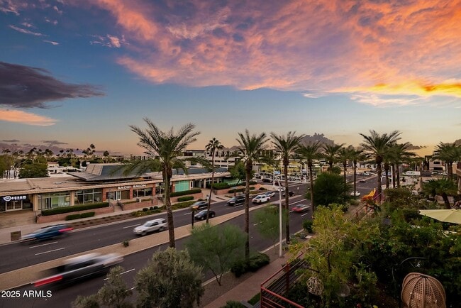 Building Photo - 7167 E Rancho Vista Dr