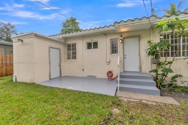 Building Photo - 69 NE 115th St