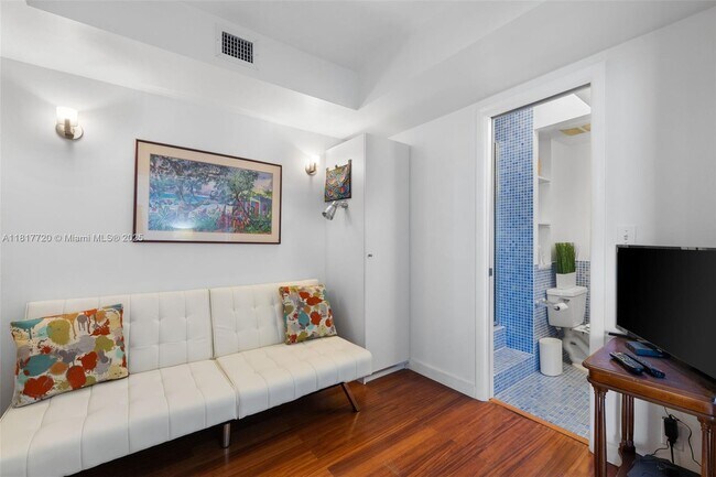 Building Photo - 9511 Collins Ave