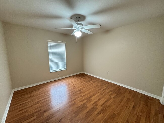 Building Photo - $300 OFF A MONTH OF RENT! Lovely, Spacious 2 Bedroom, 2 Bathroom Home in Sebring!!