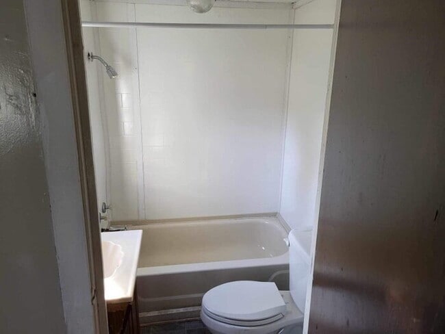 Building Photo - 1 Bedroom 1 Bathroom Clinton SC