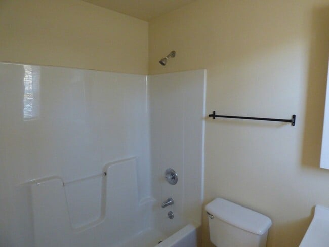 Building Photo - 6914 Autumn View Dr