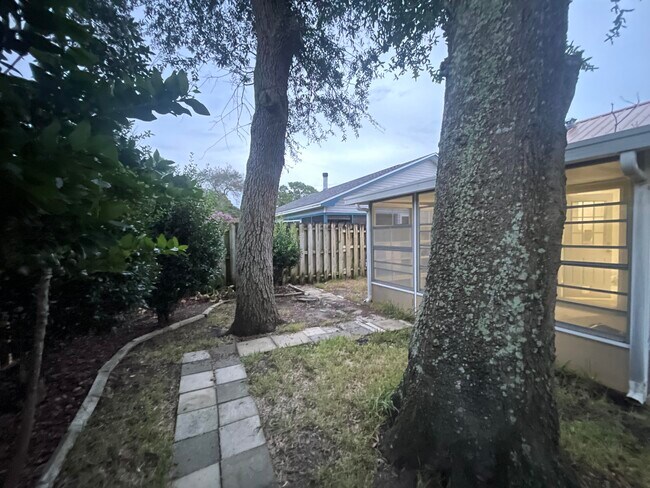 Building Photo - 162 Meadowbrook Ct