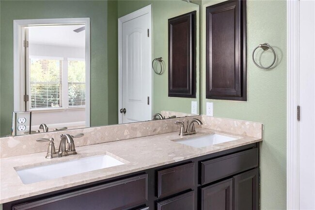 Building Photo - 5925 Gunnison Turn Rd