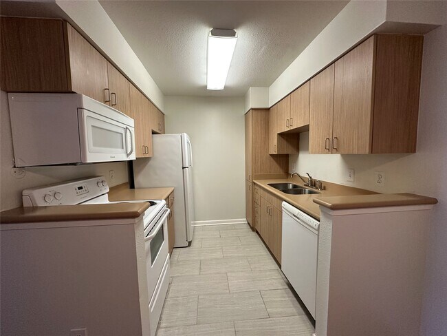 Building Photo - 2350 Bering Dr