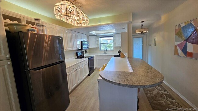 Building Photo - 2929 SE Ocean Blvd