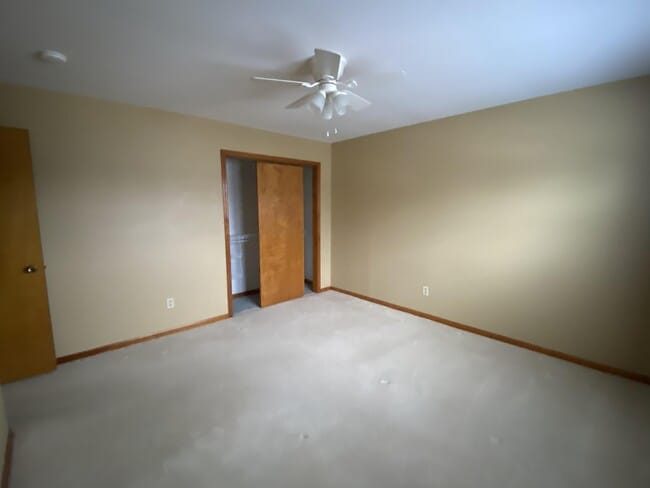 Building Photo - 1325 W 75th Pl