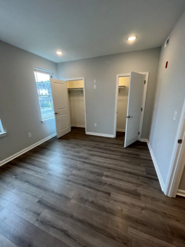 Building Photo - 4107 W Girard Ave