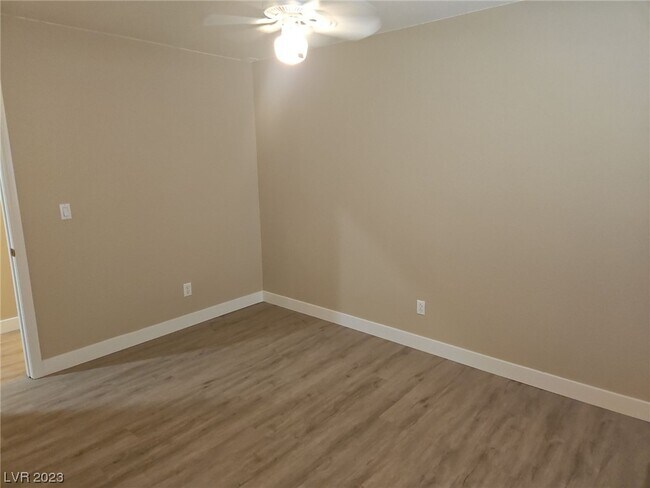 Building Photo - 2529 Vía Di Autostrada