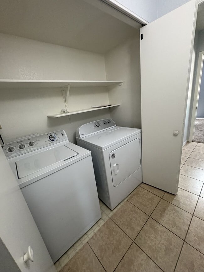 Building Photo - Beautiful eastside location