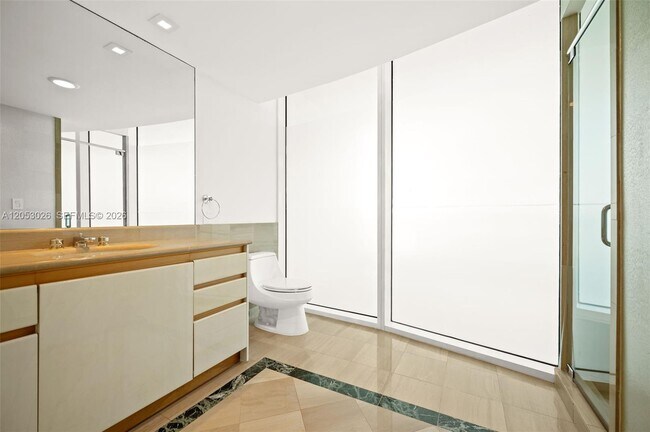 Building Photo - 1643 Brickell Ave