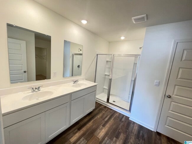 Building Photo - 5586 Post Oak Trl