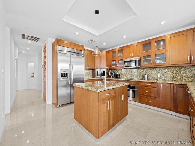 Building Photo - 516 Hendricks Isle