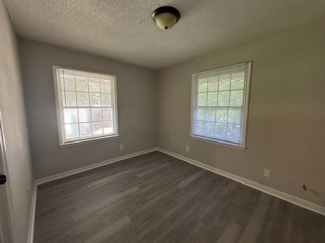 Building Photo - 2534 Huntington Dr