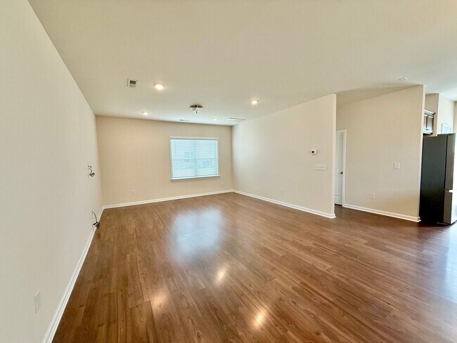 Building Photo - **OFFERING REFUNDABLE APPLICATION FEES** Spacious 4BD, 3BA Durham Home in a Prime Location Near D...