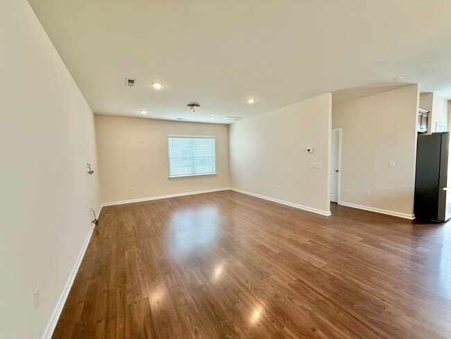 Building Photo - Spacious 4BD, 3BA Durham Home in a Prime Location Near Duke University, RTP, and RDU Airport