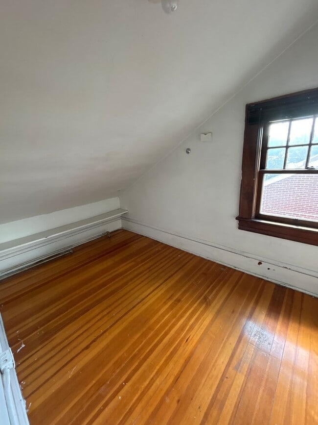 Building Photo - 2923 Melrose Ave NW