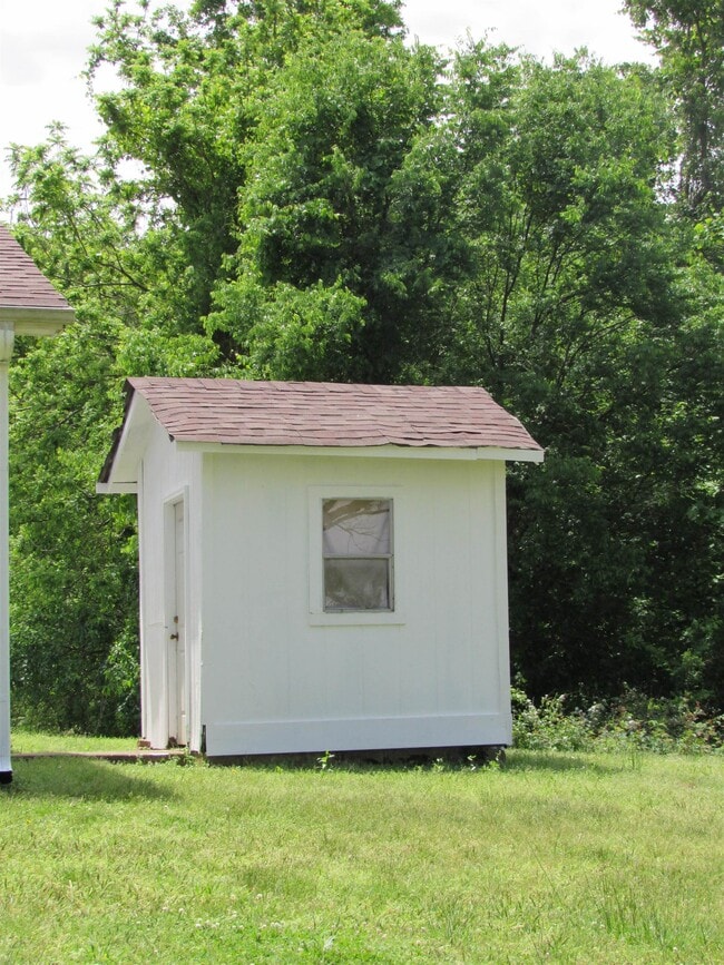 Building Photo - 979 Akins Rd