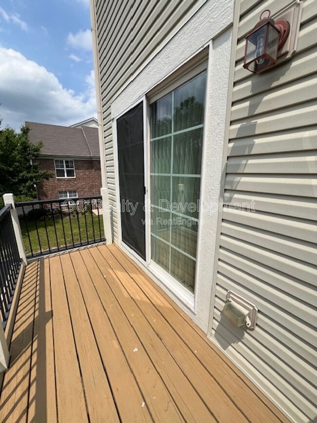 Building Photo - 498 Grosvenor Ln