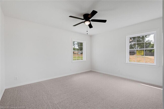 Building Photo - 2020 Country Club Ave