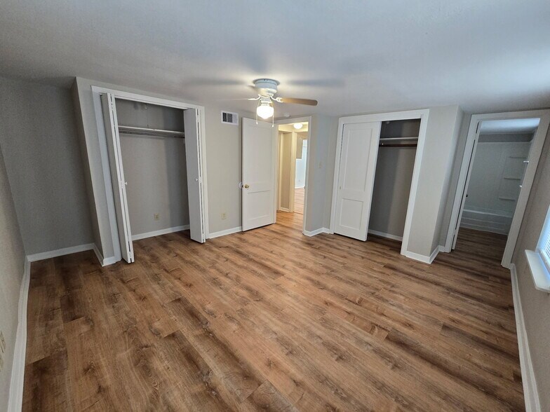 Building Photo - 2307 Elm Ave