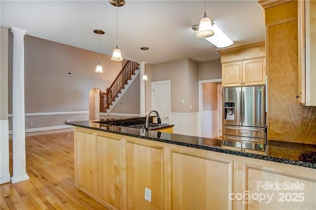 Building Photo - 8005 Weddington Downs Dr