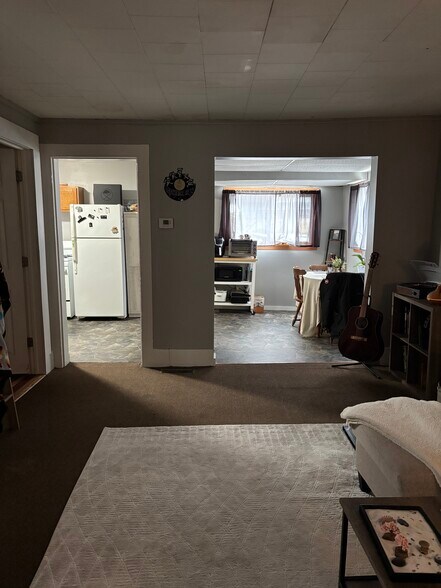 Building Photo - 6 Forest Pl