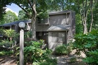 Building Photo - Price Improvement! 3 level end unit townhome in AWESOME location!