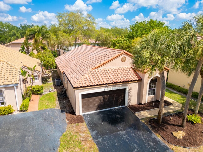 Building Photo - 6185 NW 77th Pl