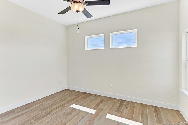 Building Photo - 305 Fire Dance