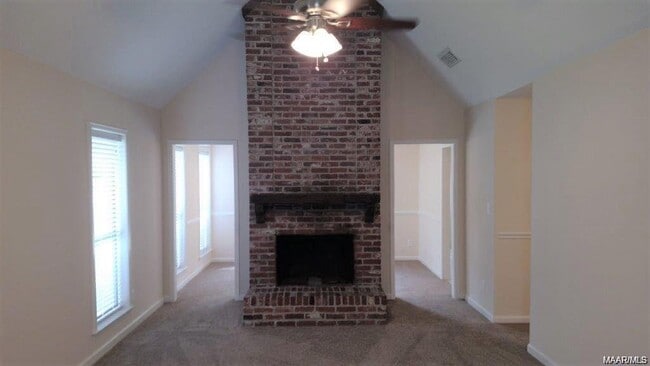 Building Photo - 3301 Hillcrest Ln