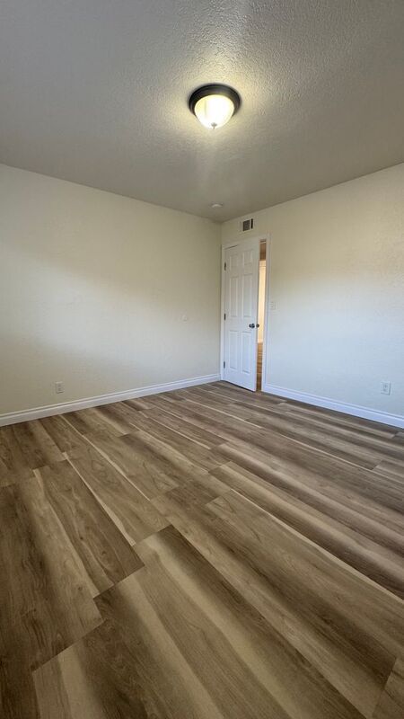 Building Photo - 616 N Pasadena Ave