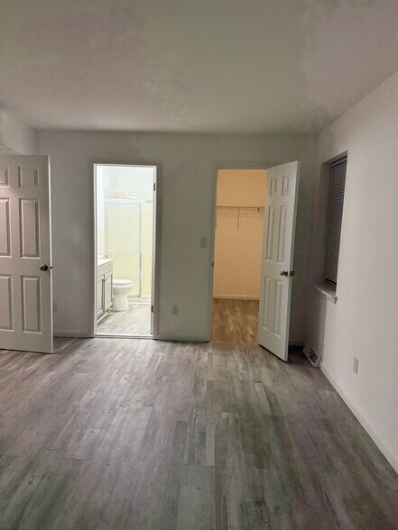 Building Photo - 1 Oyster Bay Rd