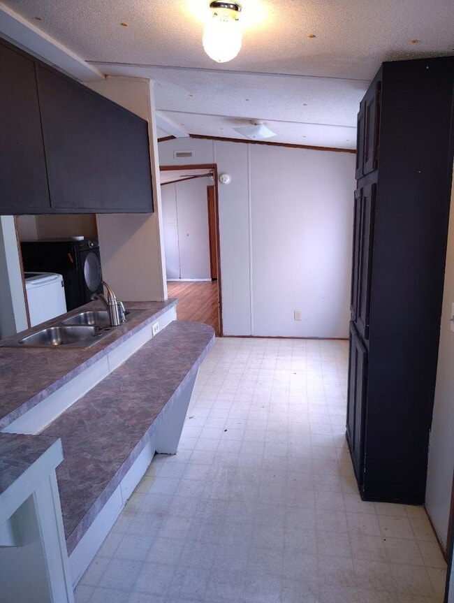 Building Photo - 11 Stewart Pines Loop NE