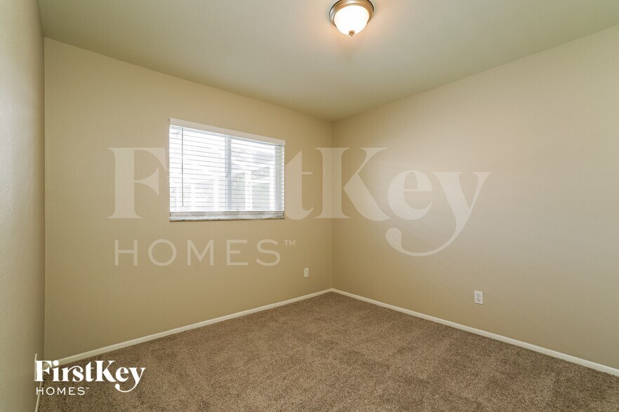 Building Photo - 143 SE 20th St