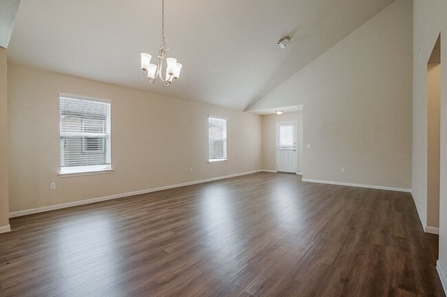 Building Photo - 708 Comal Run