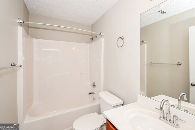 Building Photo - 222 Winterbury Dr