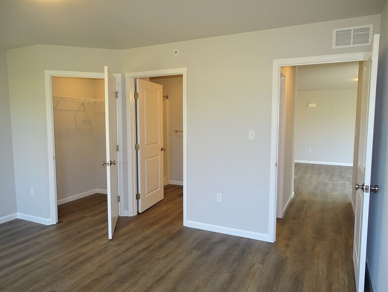 Building Photo - 26 Cobblestone Ct